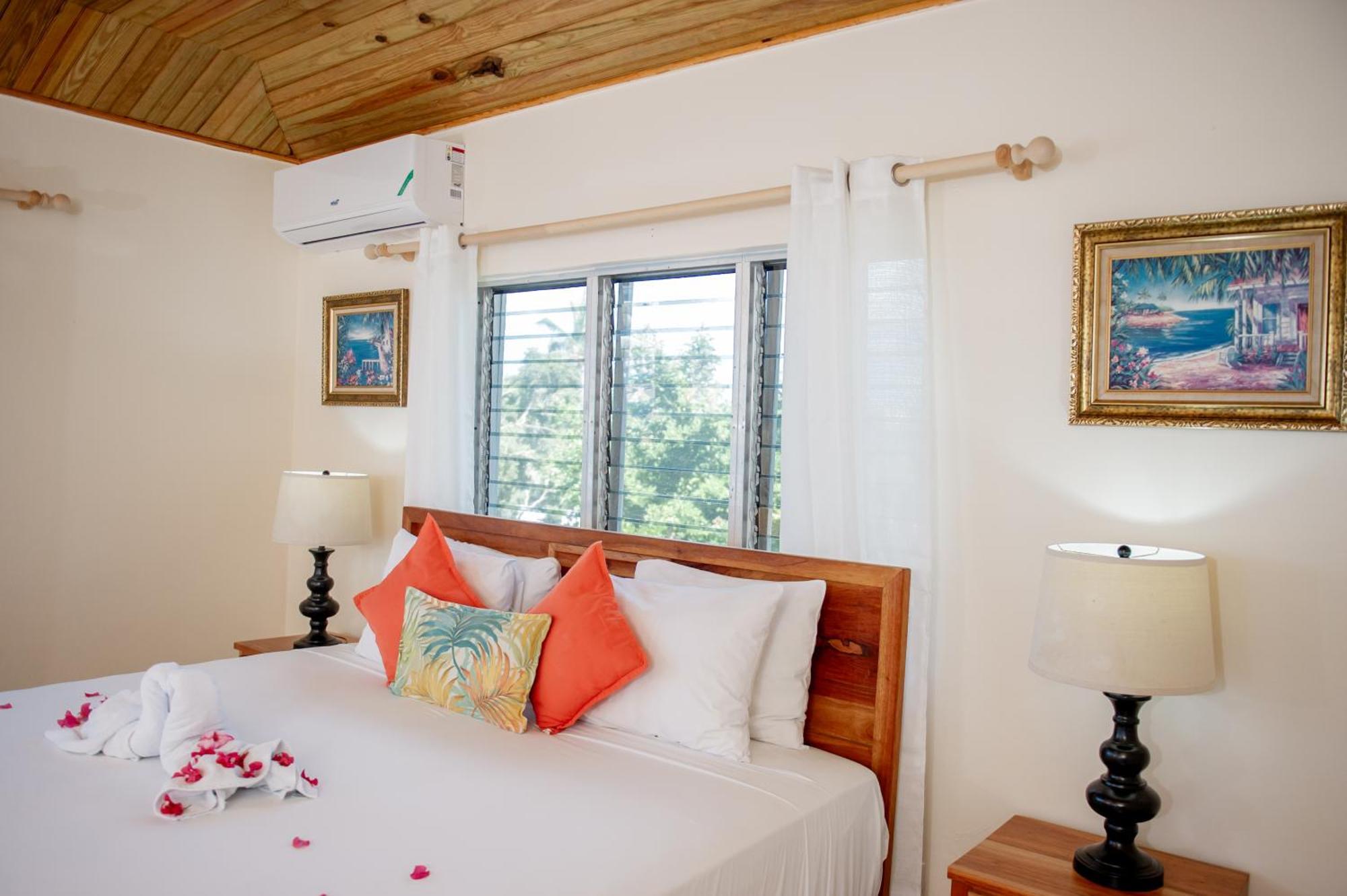 Beyond Sunset Resort & Villas トレジャー・ビーチ エクステリア 写真