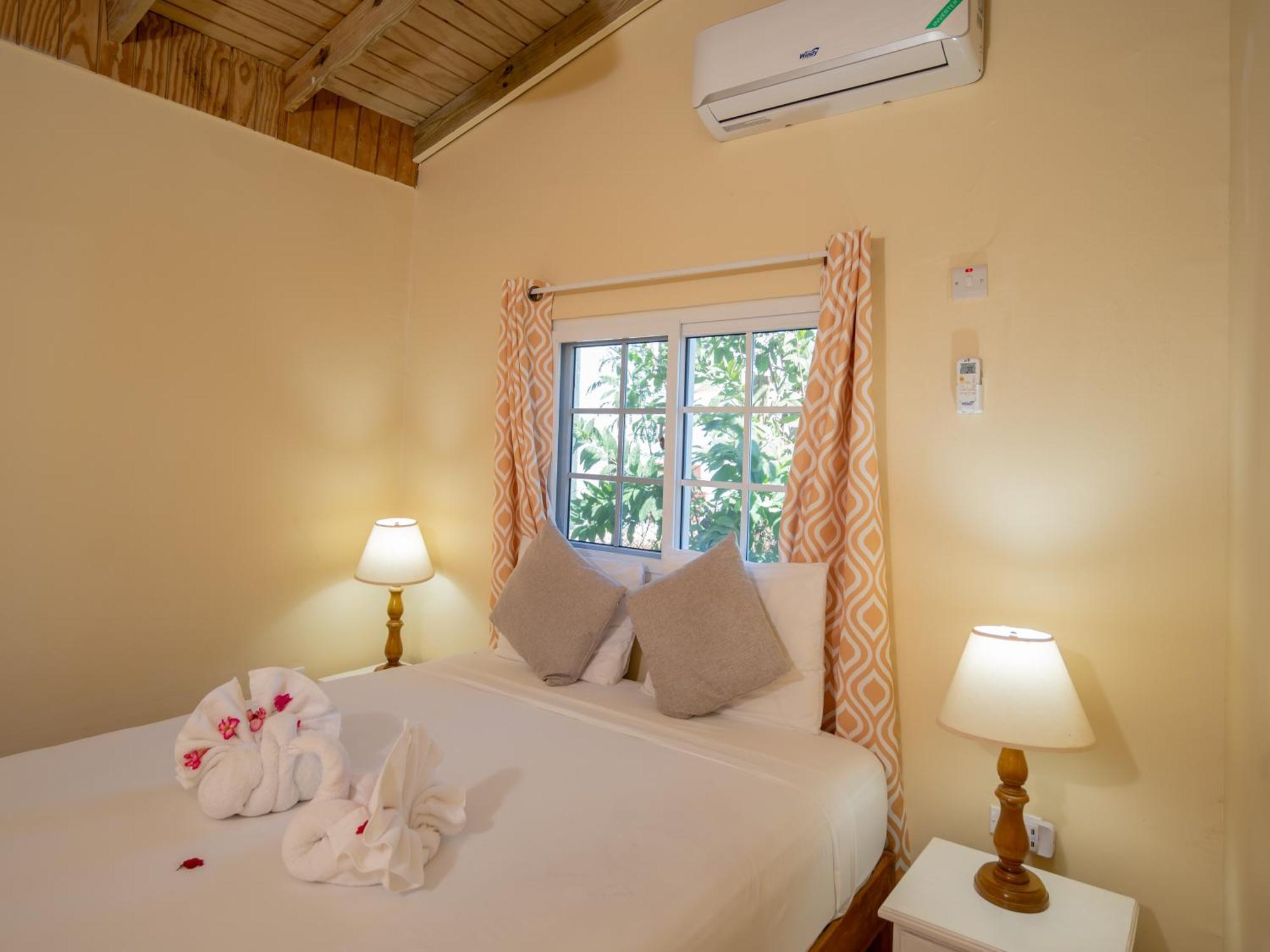 Beyond Sunset Resort & Villas トレジャー・ビーチ エクステリア 写真