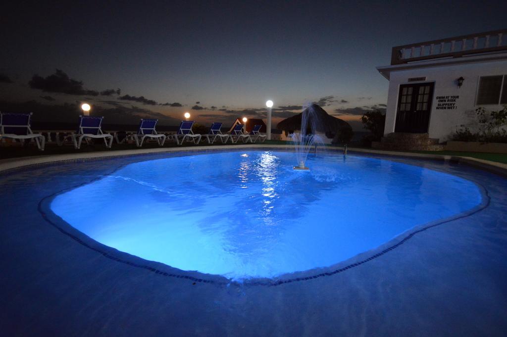 Beyond Sunset Resort & Villas トレジャー・ビーチ エクステリア 写真