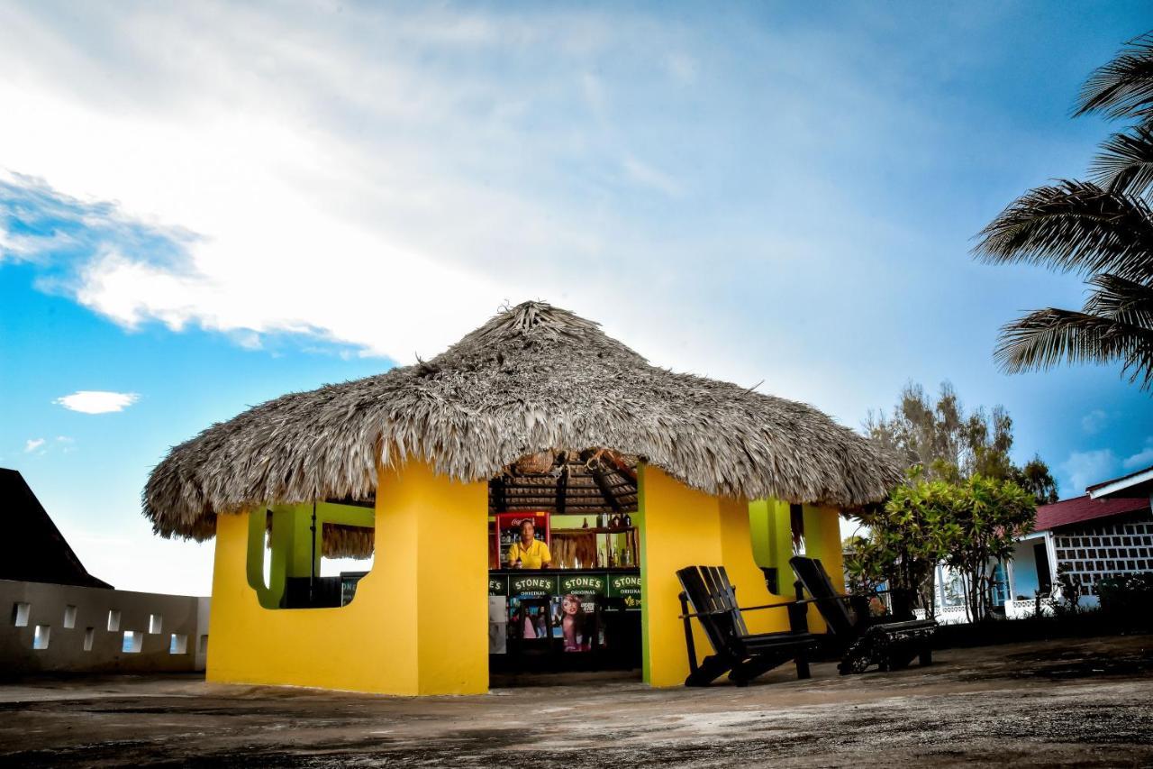 Beyond Sunset Resort & Villas トレジャー・ビーチ エクステリア 写真